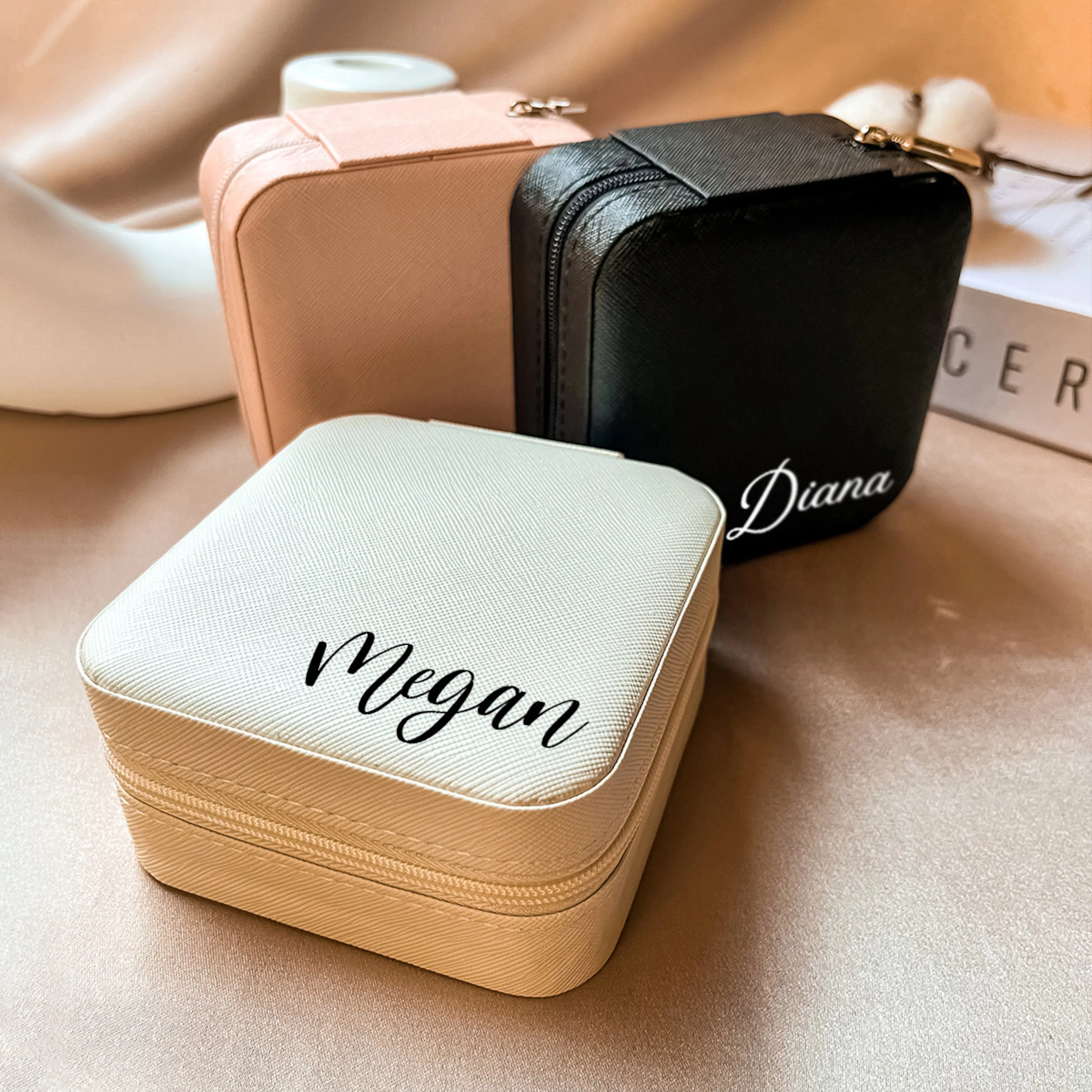 Custom Name Jewelry Box, Wedding Jewelry Travel Organizer, Bridal Party Jewelry Box, Bridesmaid Gift, Gift for Her, Gift For Mom