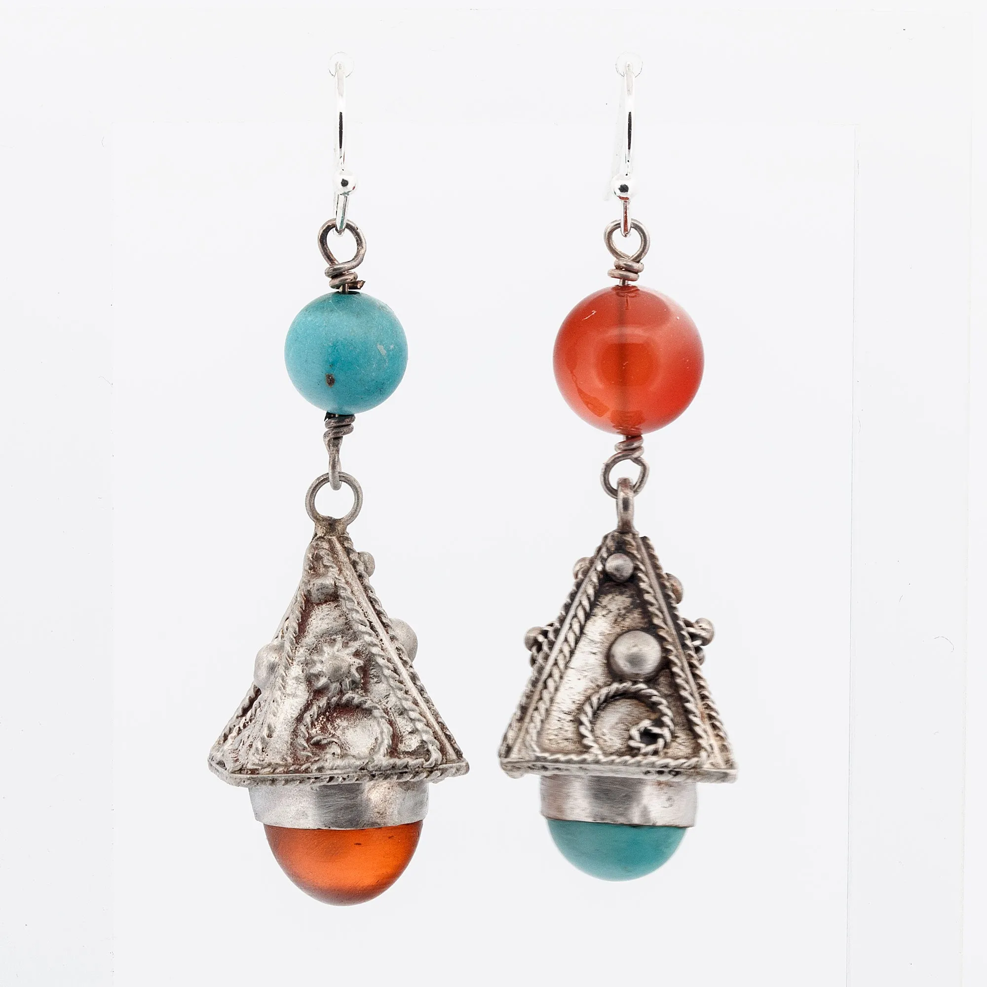 Earrings of silver, turquoise and carnelian.  j-ervs906