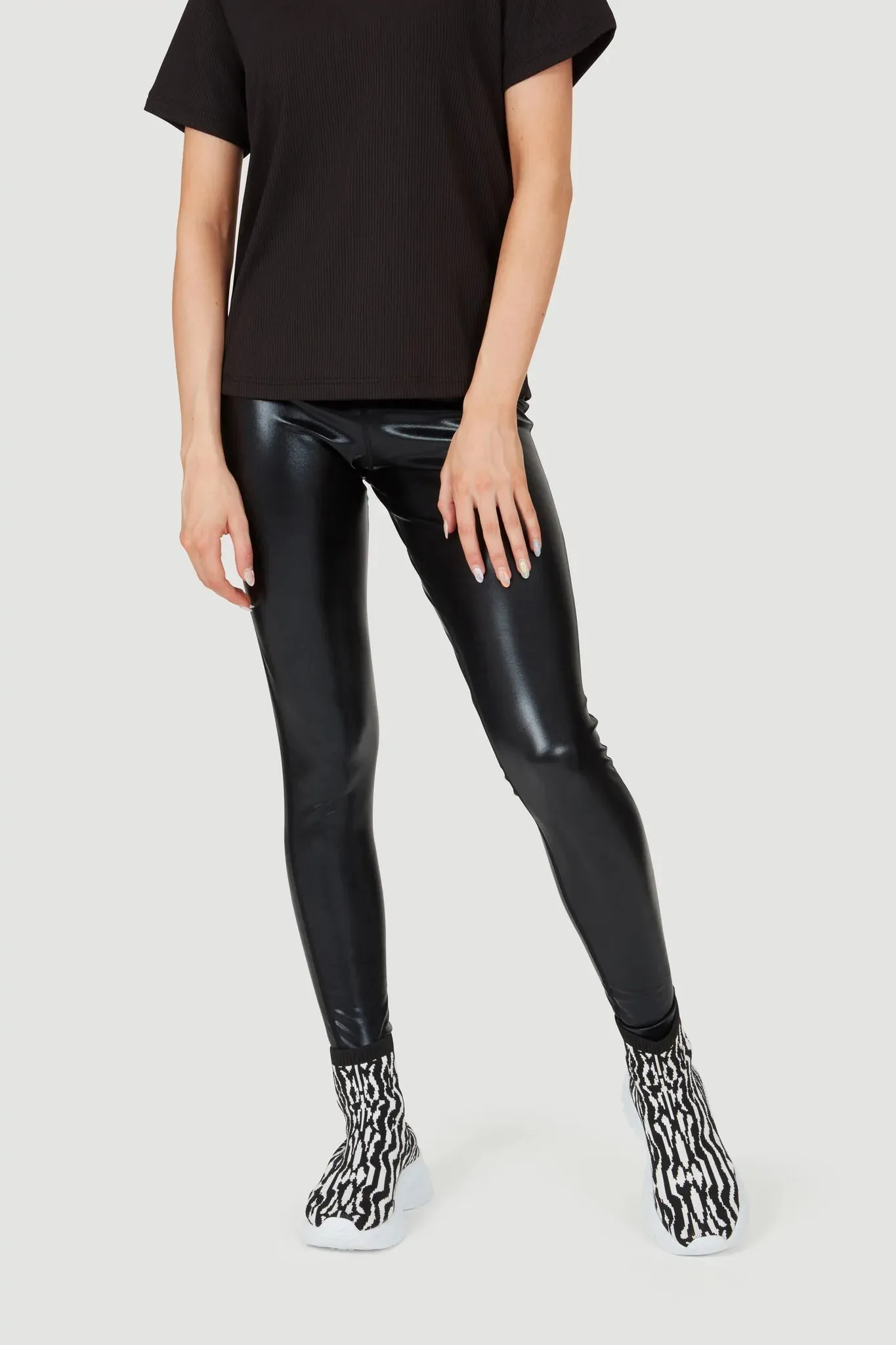 Form & Grace High Shine Leggings