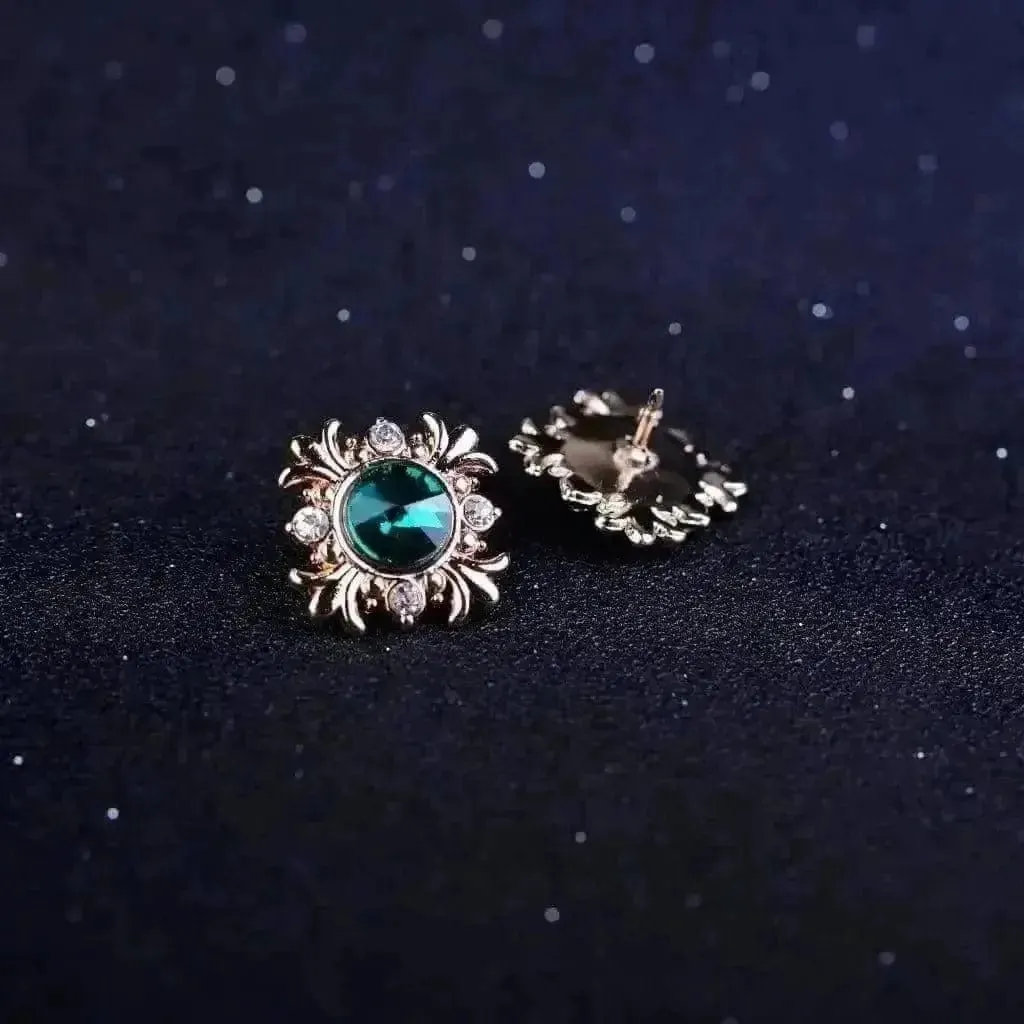 Men's Fashion Trend Geometric Crystal Collar Pin! 🌟